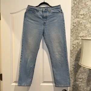 LEVI’S PREMIUM Wedgie Straight Jean 29x28 Button Fly 99% Cotton High Rise Light